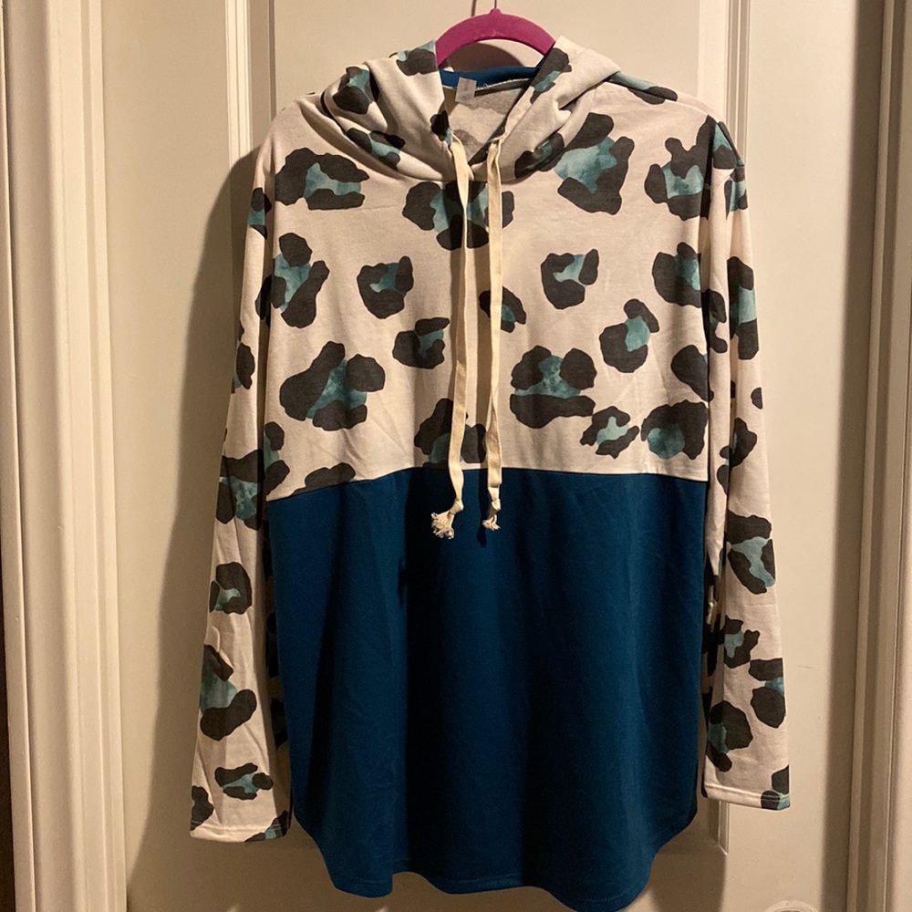 Honeyme Curvy. XL. Animal Print Teal Hoodie. Lightweight. Worn Once.